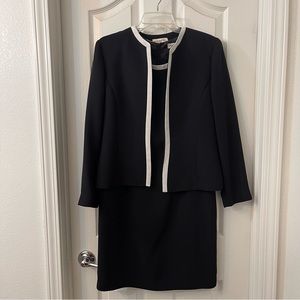 Amanda Smith Petite 2 Piece Dress Suit - Black/Ivory Trim.  Womens:  8P.
